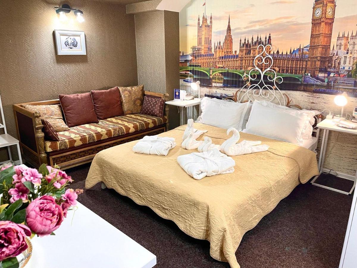 Les Mini Hotel Alma-Ata Exteriör bild